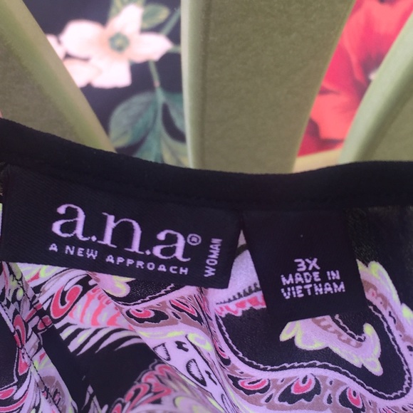 Ana Sleeveless Sheer Blouse - Picture 3 of 3